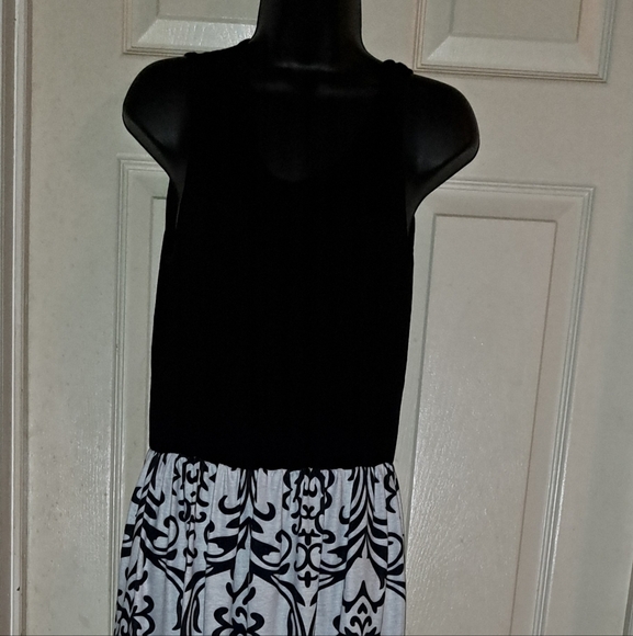 Black and white maxi dress size large - Picture 1 of 3